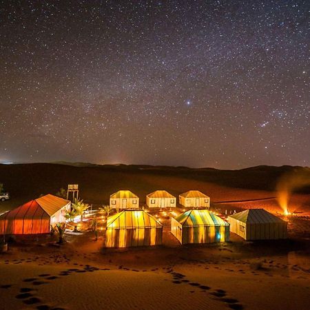 Отель Sahara Luxury Glamping Мерзуга Экстерьер фото