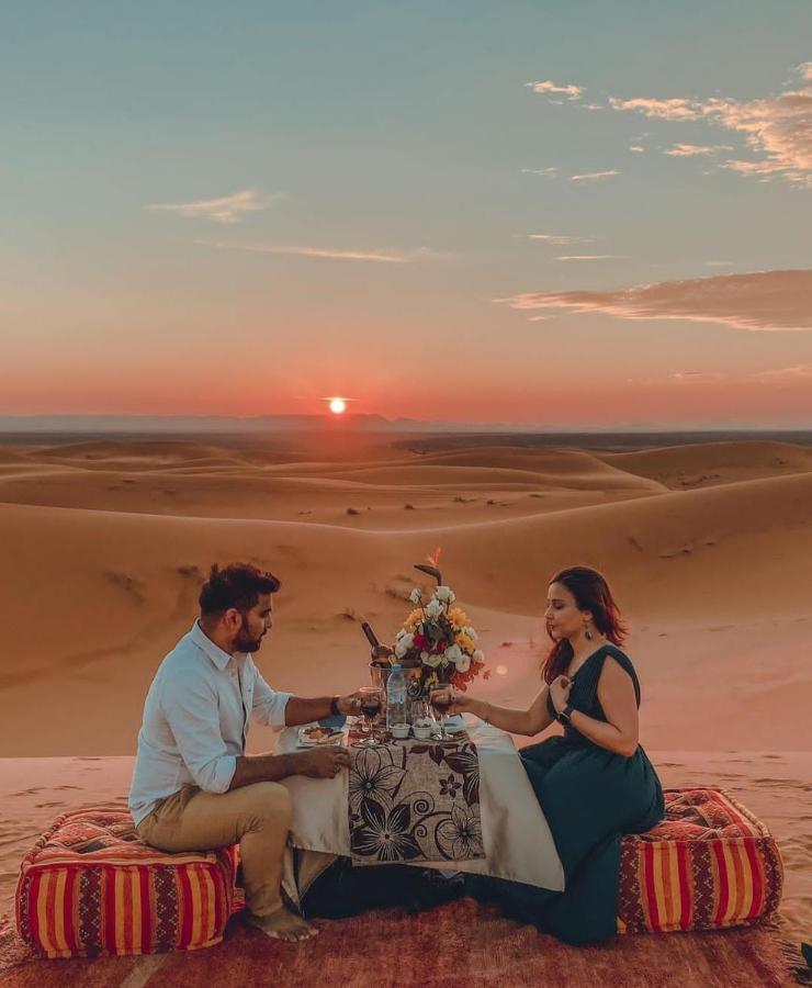 Отель Sahara Luxury Glamping Мерзуга Экстерьер фото