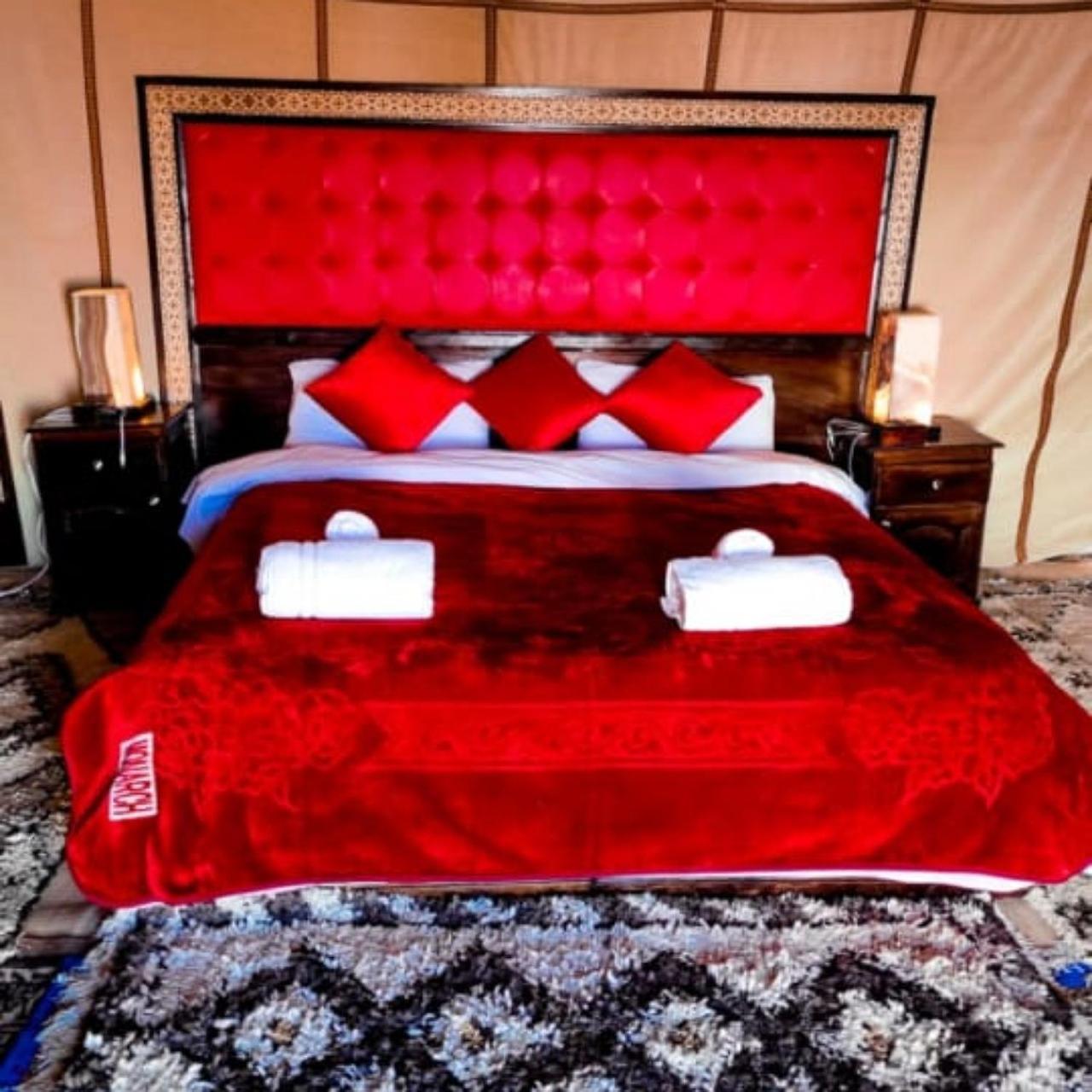Отель Sahara Luxury Glamping Мерзуга Экстерьер фото