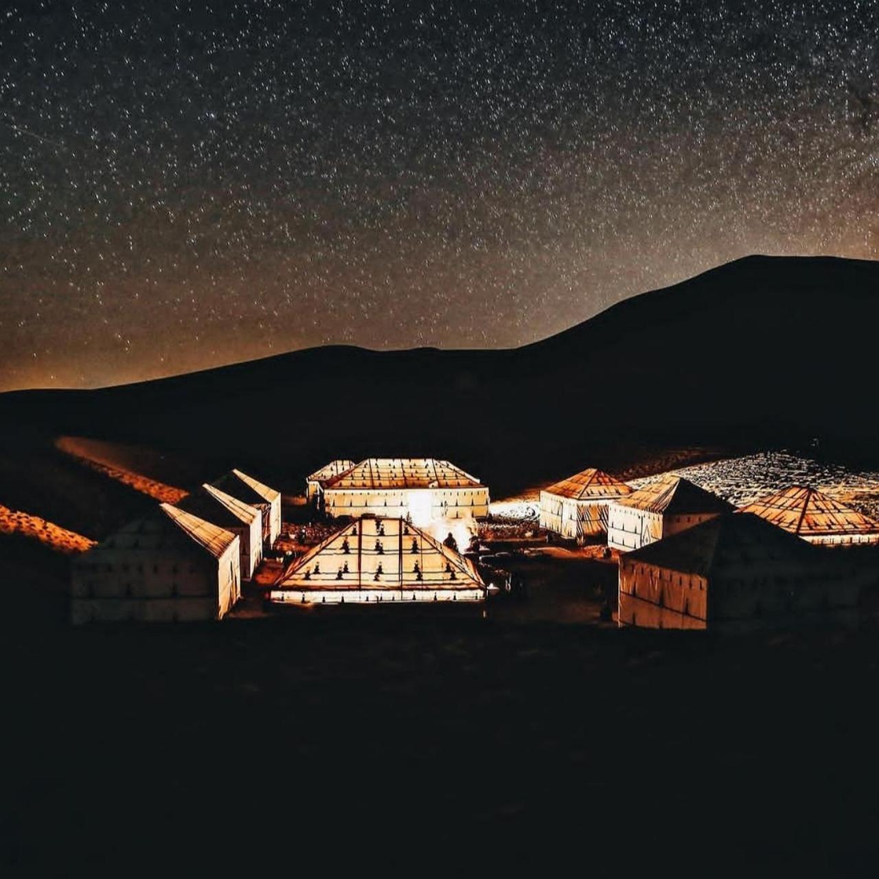 Отель Sahara Luxury Glamping Мерзуга Экстерьер фото